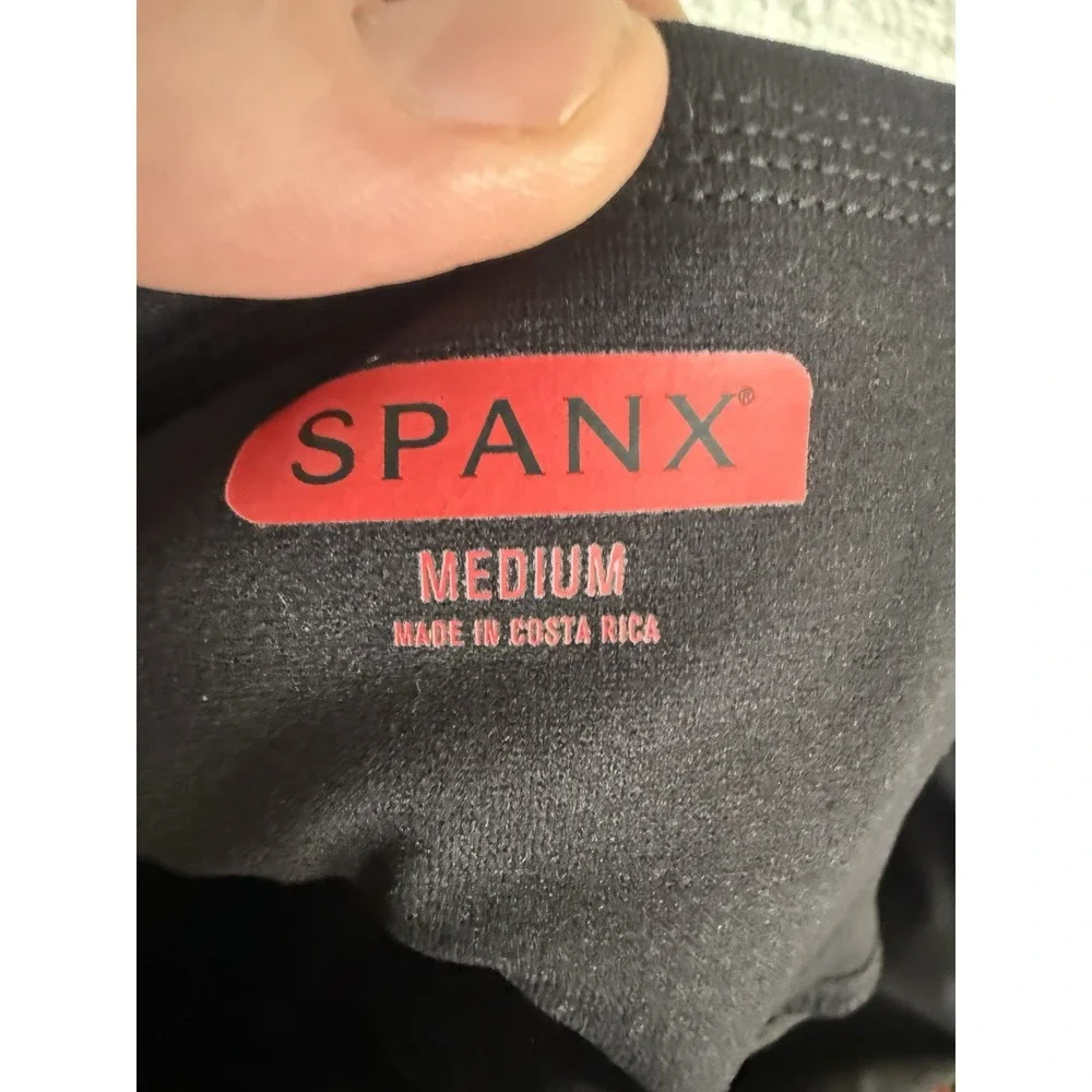 Spanx NWT Power Skort Womens Size M Black Slim Stretch Lined Skirt Shorts New